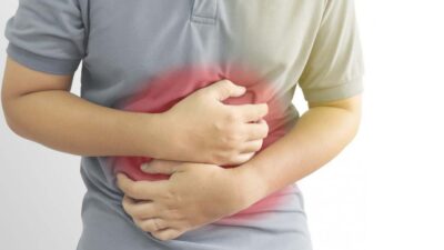 पेट के इस हिस्से में दर्द है इन 5 गंभीर बीमारियों का हो सकता संकेत